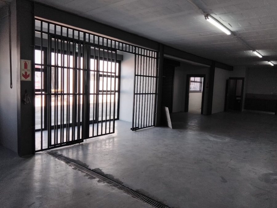 To Let commercial Property for Rent in Middedorp Western Cape